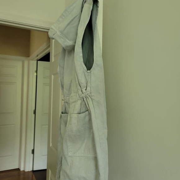 NEVER WORN...Fun Romper to look cute in. - Picture 3 of 4